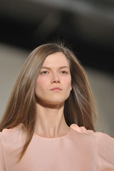 Look 15